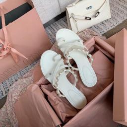2022 New Fashion Luxury Women Slippers Designer Pearl Sandals Home Sandals Flip Flop Shoes Comfortable Slides