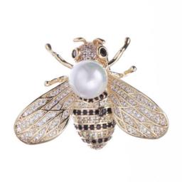 Japan and South Korea little bee Brooch freshwater pearl micro inlaid zircon corsage Necklace dual purpose fashion accessories