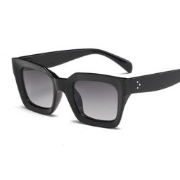 New Fashion Ladies Luxury Brand Square Sunglasses Women Retro Oversized Sunglasses Women Large Frame Tone Black