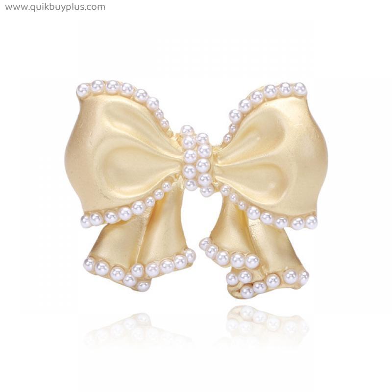 New Trendy Imitation Pearl Brooches for Women Fashion Cute Badges Banquet Jewelry Accessories