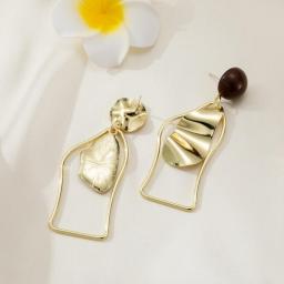 Trend Asymmetric Geometric Gold Metal Twisted Stamping Clip on Earrings for Women Statement Non Pierced Ear Clips Jewelry