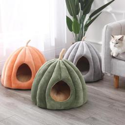 Warm Cat Cave Bed Pumpkin Hooded Dog Bed Kennel Enclosed Cats House Yurt Doghouse Kitten Beds Cat Sleeping Bag Pet Cushion