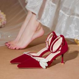 Wedding Shoes Summer Female 2021 New Chinese Bride Toast Shoes Red One-line Pearl High-heeled Sandals Feather Decorations Heels